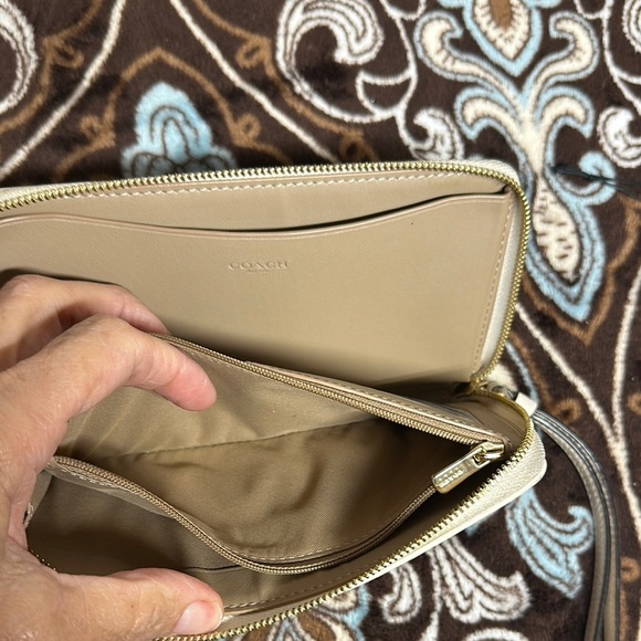 Coach Beige and White Wallet Like new condition MSRP 228 - Picture 7 of 16